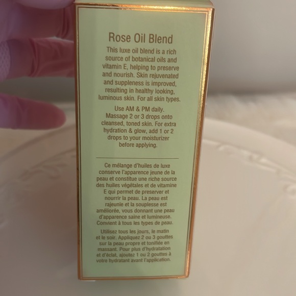Pixi Skintreats Nourishing Rose Face Oil Blend - Picture 5 of 7